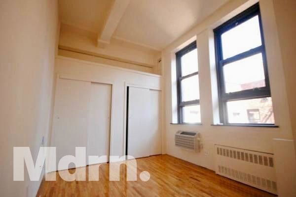 Building Photo - 12 E 22nd St