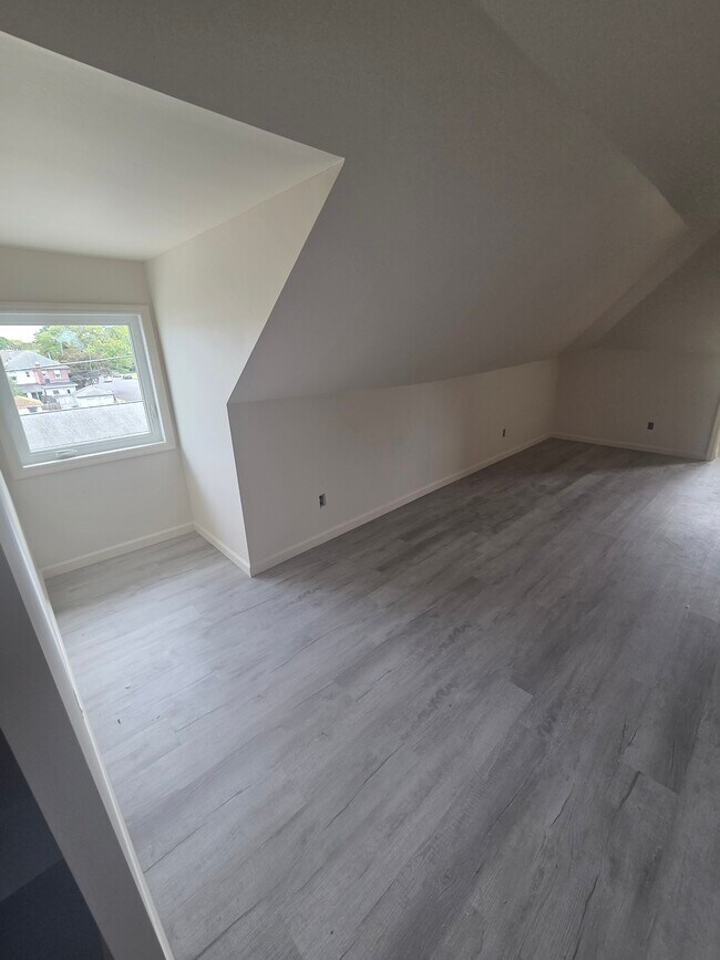 Foto del edificio - 235 E Maple St