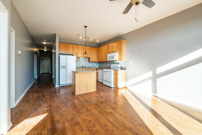 Foto del edificio - 2933 N Clybourn Ave