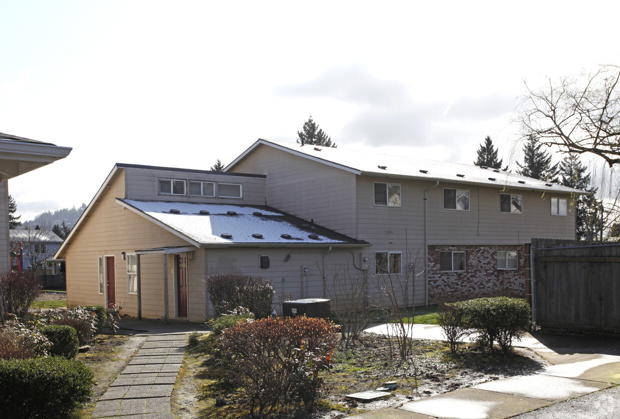 Building Photo - Johnson Creek Commons