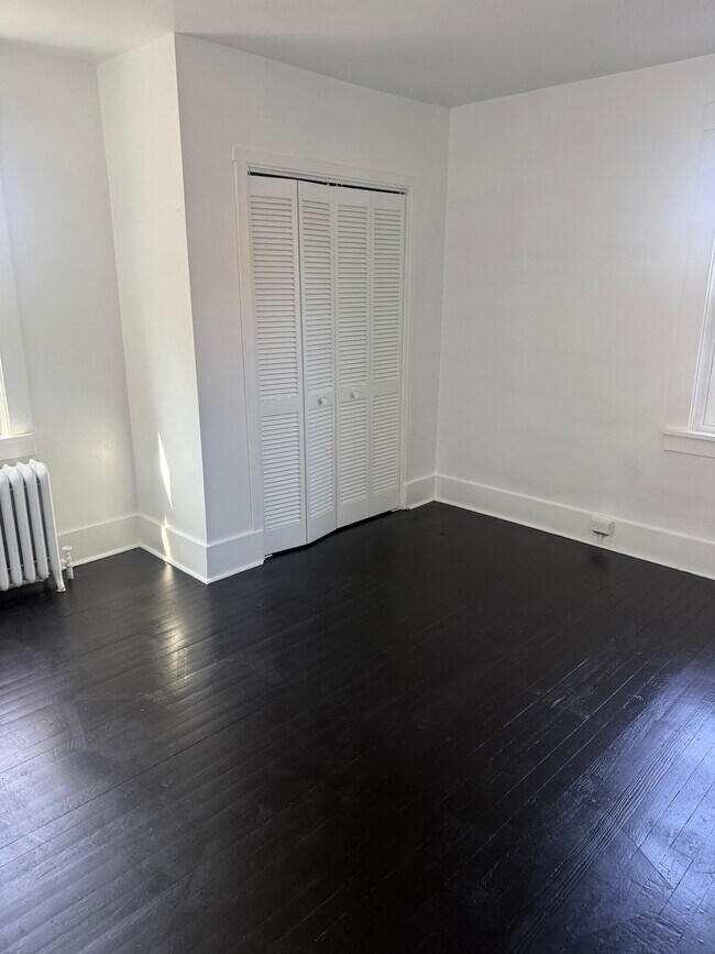 Foto del edificio - 3415 Parkview Ave
