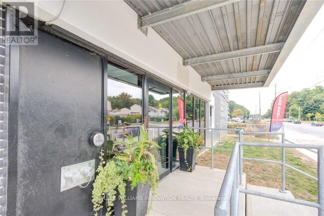 Photo du bâtiment - 595 Strasburg Rd