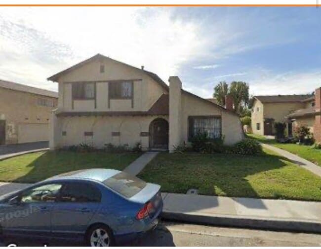 Building Photo - 1640 E Natalie Ave
