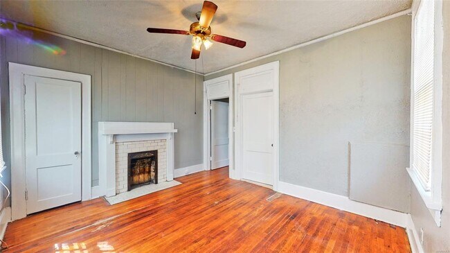 Building Photo - 1561 S Court St