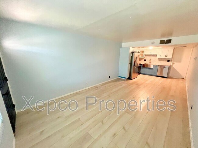 Foto del edificio - 64291 Spyglass Ave