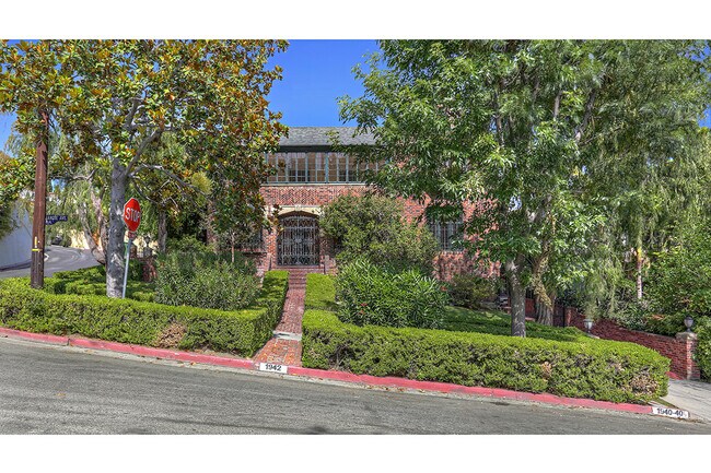 Building Photo - 1942 N Normandie Ave