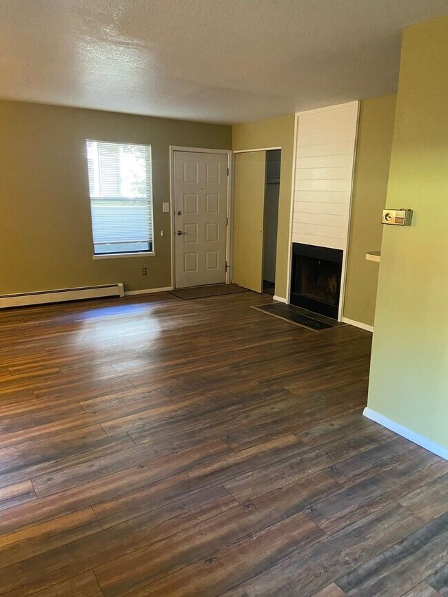 Foto del edificio - Condo in Pendleton Square