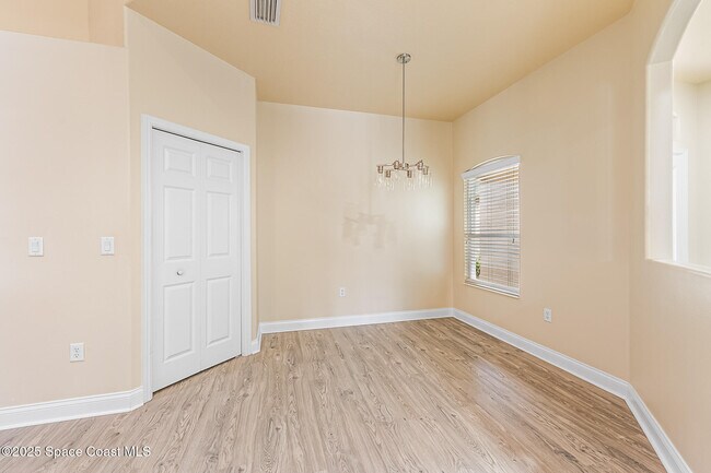 Foto del edificio - 524 McGuire Blvd