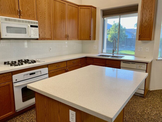 Foto del edificio - MOVE IN BONUS $300 Off, $2,495 Alluvial & ...