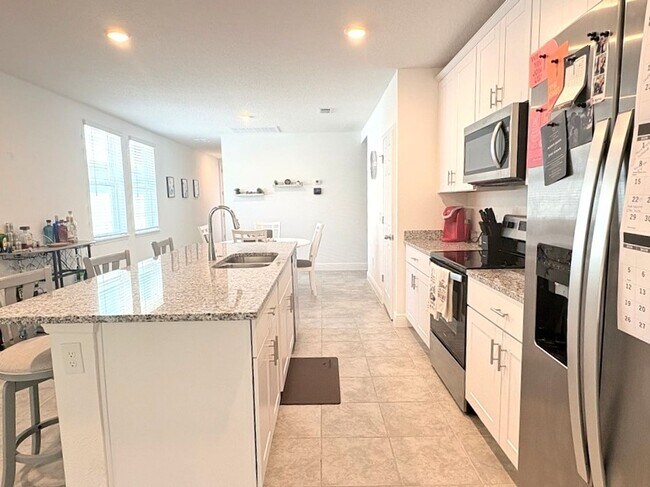 Building Photo - Beautiful Furnished 3 Bedroom Home in the Links at LPGA!