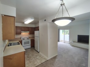 Building Photo - 600 Reusens Rd