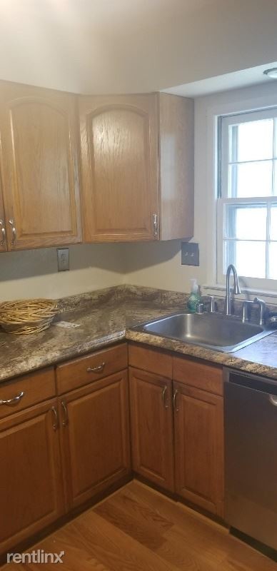 Building Photo - 4 br, 2 bath House - 775 University Drive