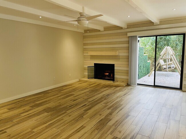 Foto del edificio - 108 Fairway Dr.