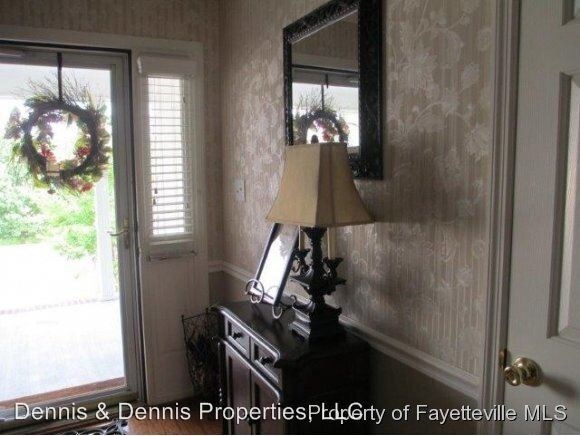 Building Photo - 3 br, 2 bath House - 5434 Miranda Drive