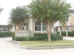 Building Photo - 2750 Holly Hall St