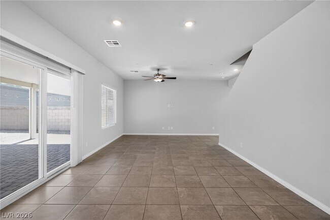 Foto del edificio - 371 Scarlet Pne Ct