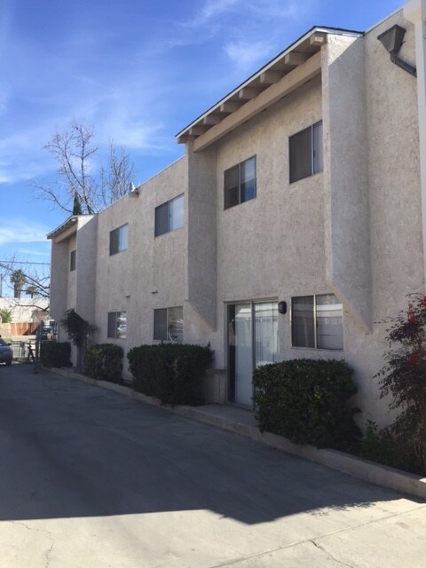 Building Photo - 233 N Inez St