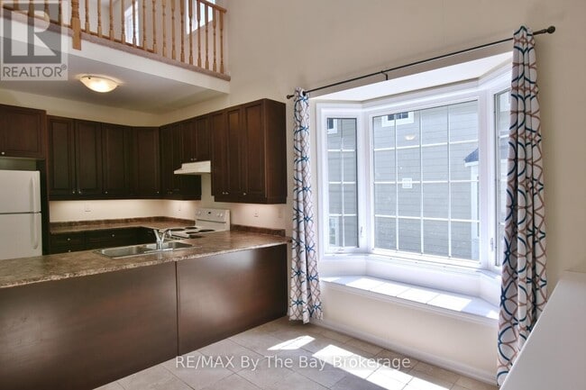 Photo du bâtiment - 13 Berkshire Ave