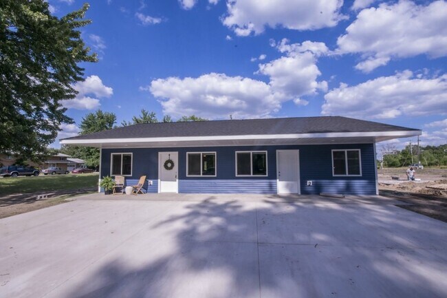 Building Photo - 522 Gerald Ct