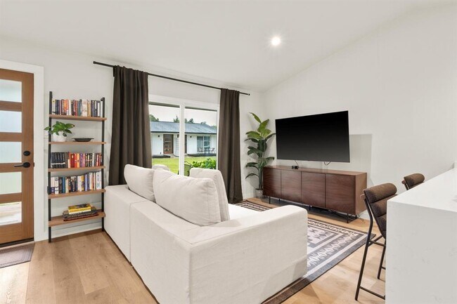 Foto del edificio - 1213 Hollow Creek Dr