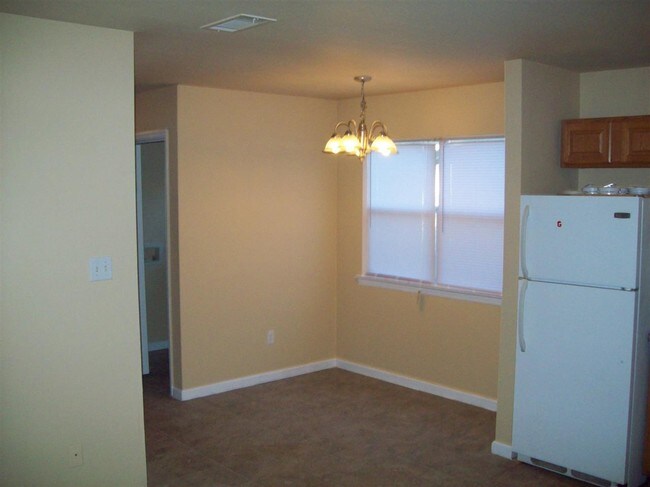 Building Photo - 2724 Cypress Lake St