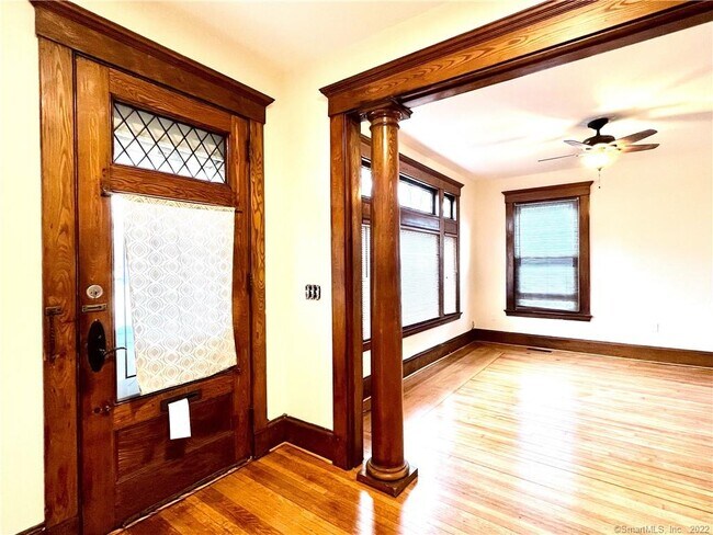Building Photo - 248 Edgewood Ave