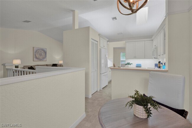 Foto del edificio - 386 Emerald Bay Cir