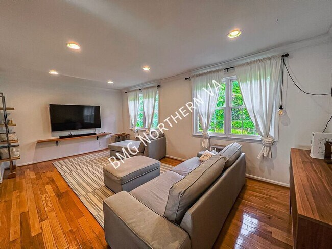 Building Photo - 7711 Trevino Ln
