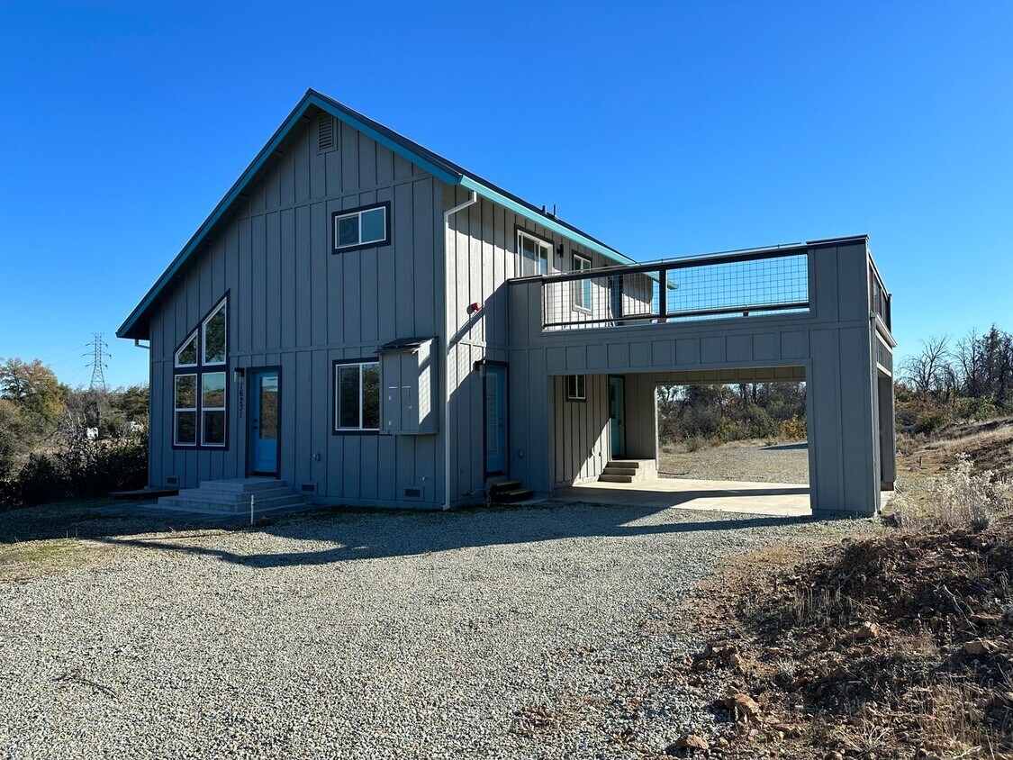 Brand new construction, custom built home House Rental in Redding