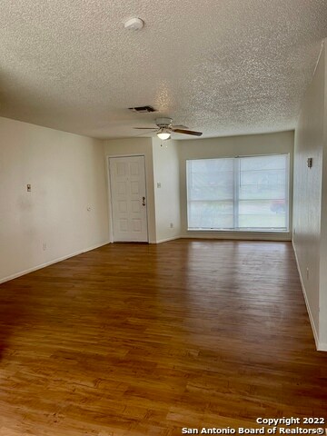 Foto del edificio - 4942 Grey Hawk St