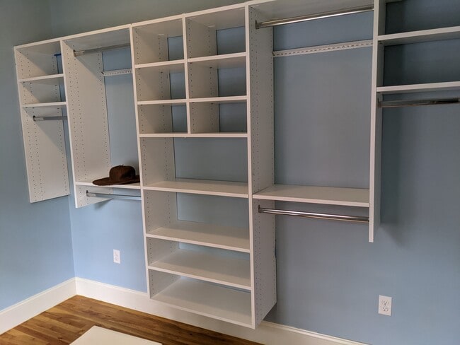 Building Photo - 35 White Pl