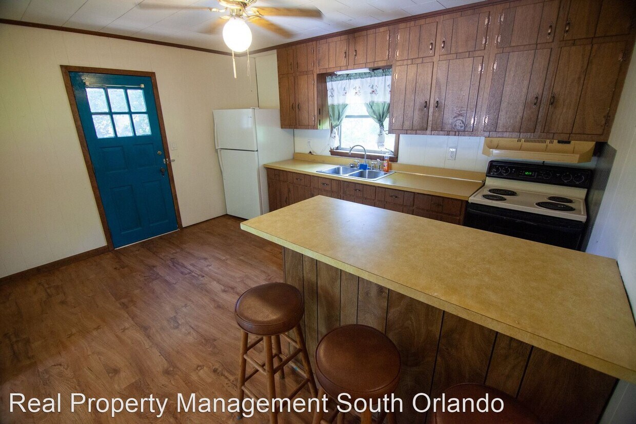 Foto principal - 3 br, 1 bath House - 1671 School Street
