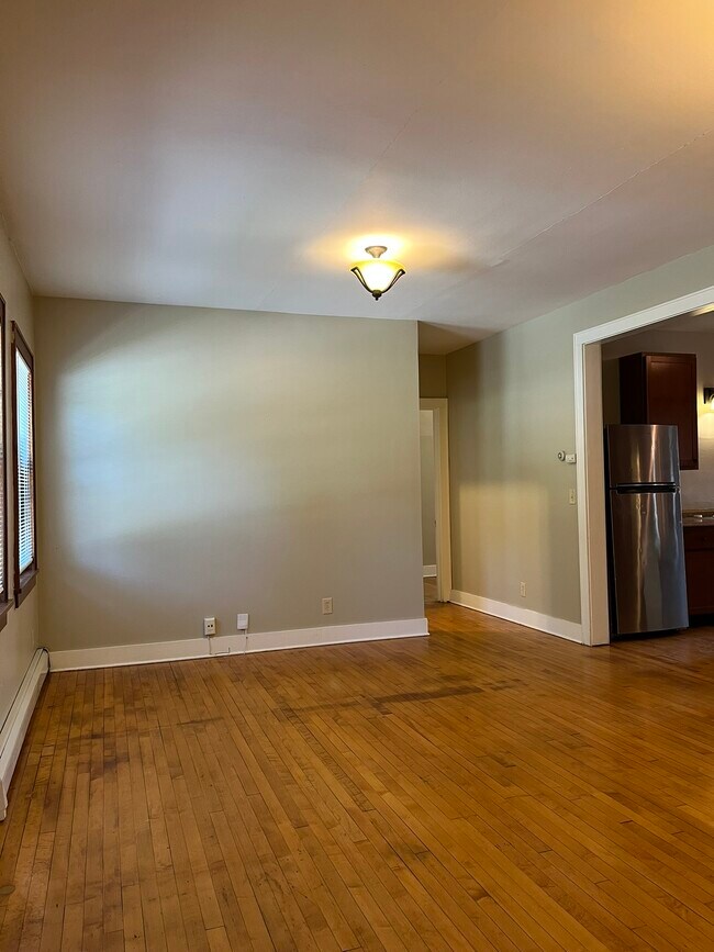 Foto del edificio - 1211 E Saveland Ave