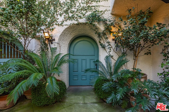 Building Photo - 8440 Harold Way