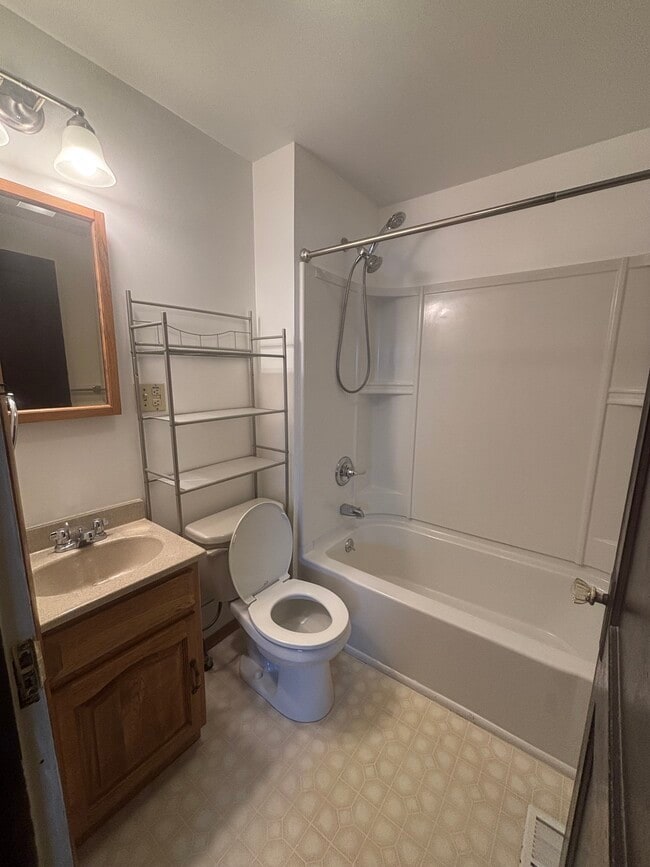 Bathroom - 1225 W 8th St