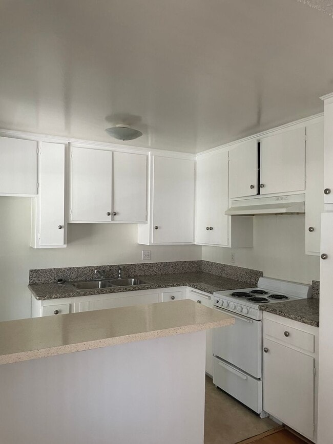 Building Photo - Kabir Apts (Montrose)