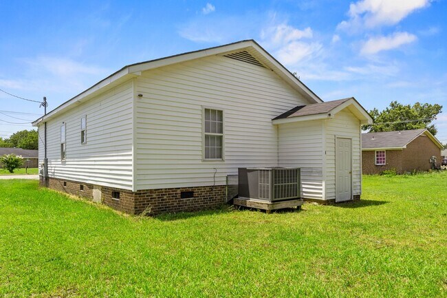 Foto del edificio - 1703 Stantonsburg Rd SE