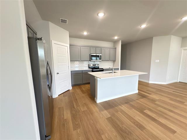 Building Photo - 320 Arcane St