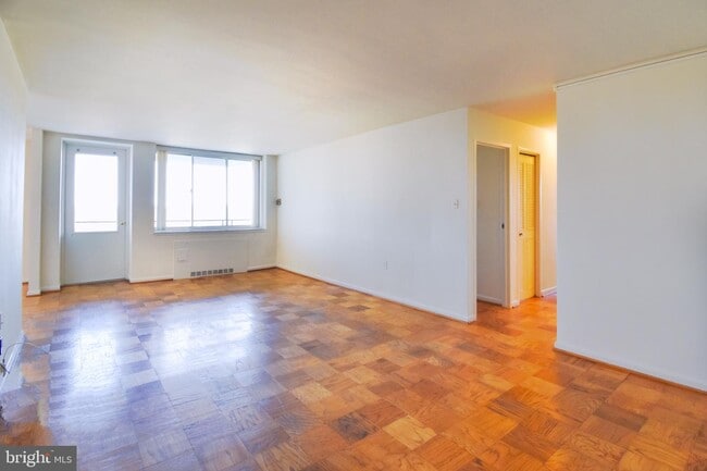 Building Photo - 10500 Rockville Pike