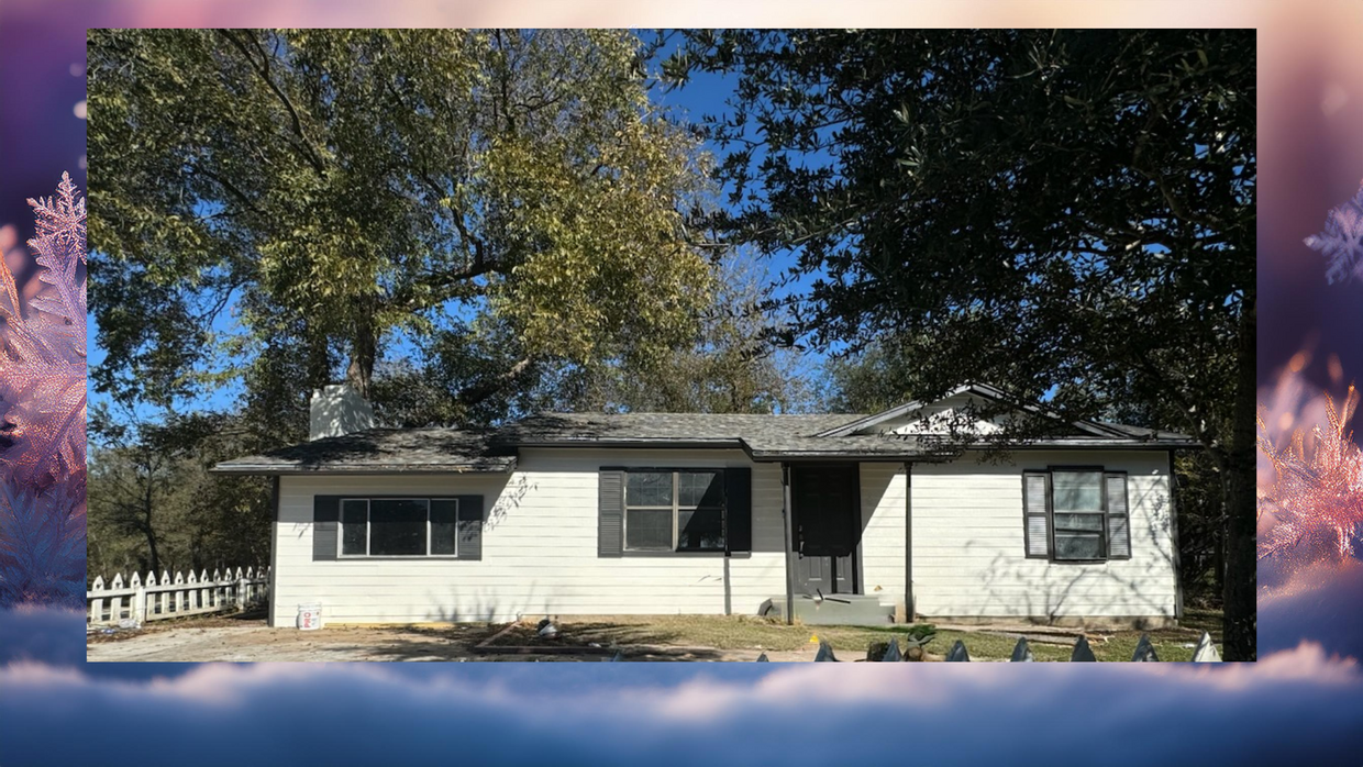 Primary Photo - UPDATED and QUAINT 4 Bed, 2 Bath HOME IN C...