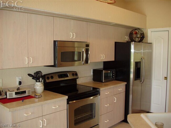 Building Photo - 1733 SW 40th Terrace