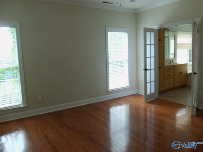 Building Photo - 116 Compass Point Dr