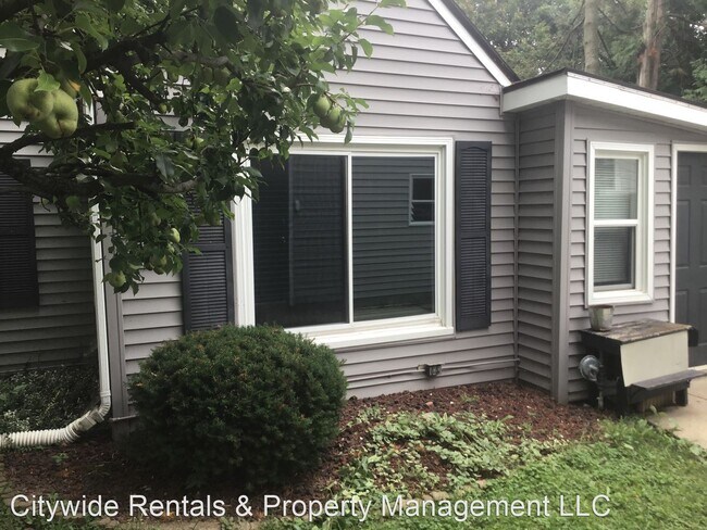 Building Photo - 3 br, 1 bath House - 1200 S 91st St