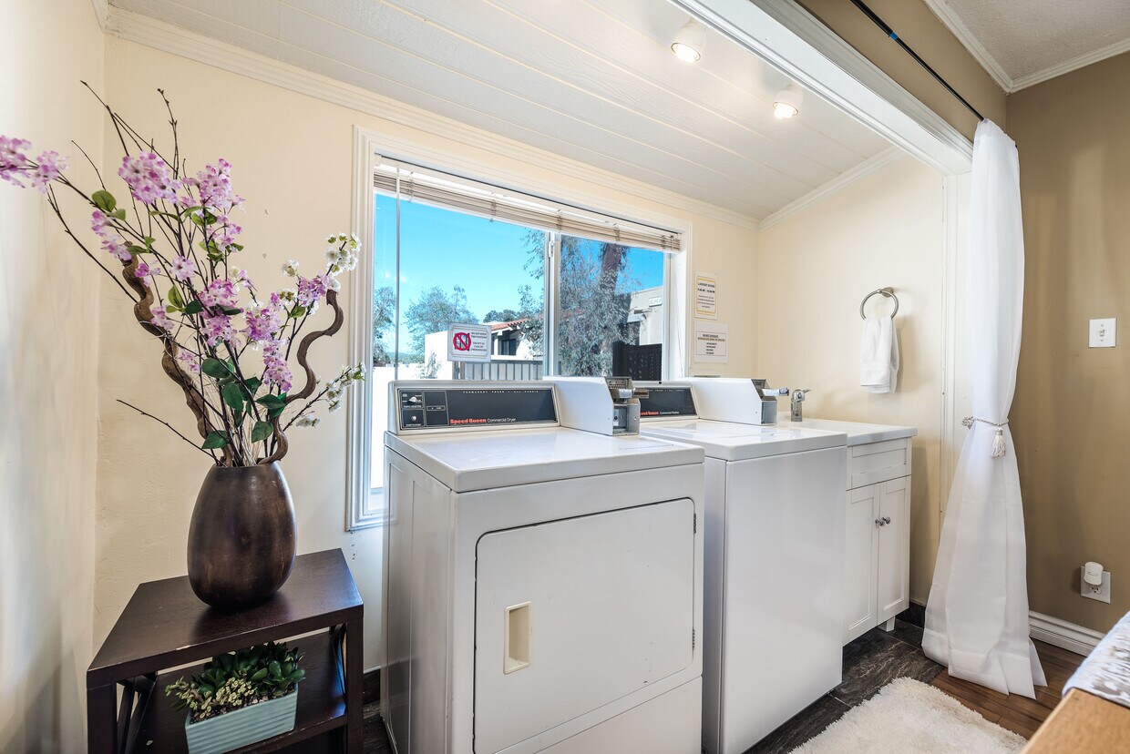 Foto principal - 404 Maple Ave