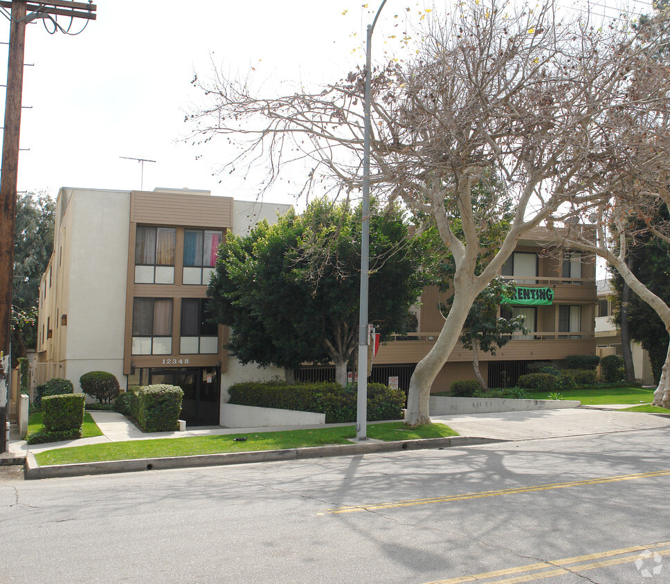 Building Photo - 12348 Magnolia Blvd