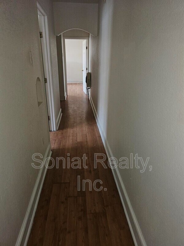 Building Photo - 3506 Live Oak St