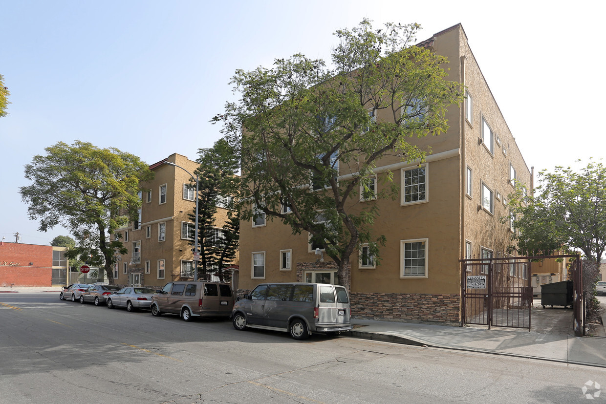 Foto principal - 3006 Royal St
