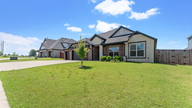 Building Photo - 4103 SW Wheatgrass Blvd