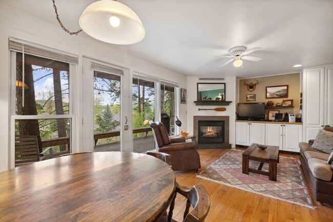Building Photo - 1 bedroom, 1 bath condo on Whitefish Lake