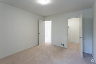 1 BR, 1 BA - Silver Birch - 790 SF - Kensington Manor Apartments